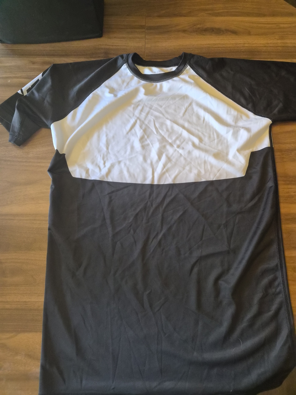 Men's Black & White Rash Guard Colorblock Shirt